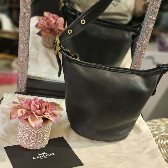 Vintage Maggie Duffle Coach Purse - Picture 4 of 8